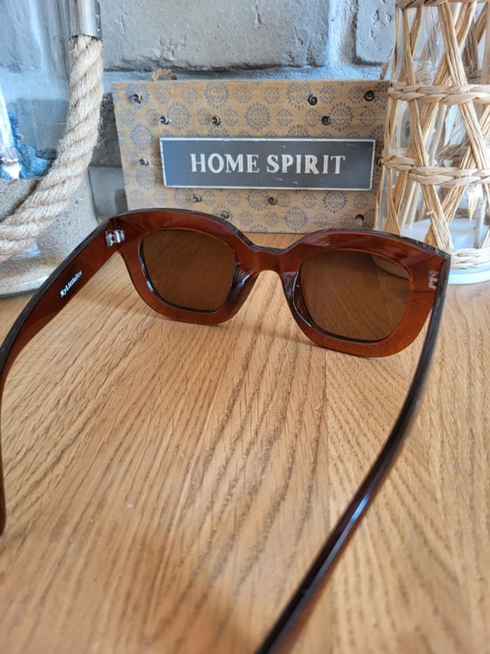 Lunettes de soleil Neuves Catégorie 3 avec etui - photo numéro 4