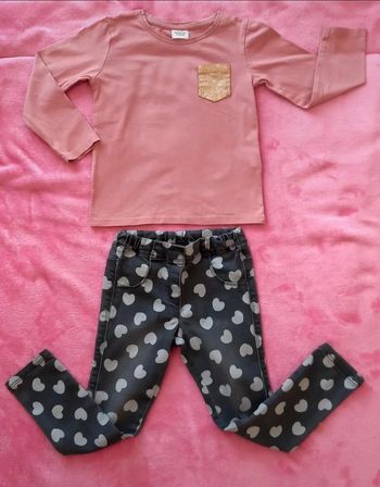 Ensemble Tape à l'Oeil taille 4 ans en très bon état