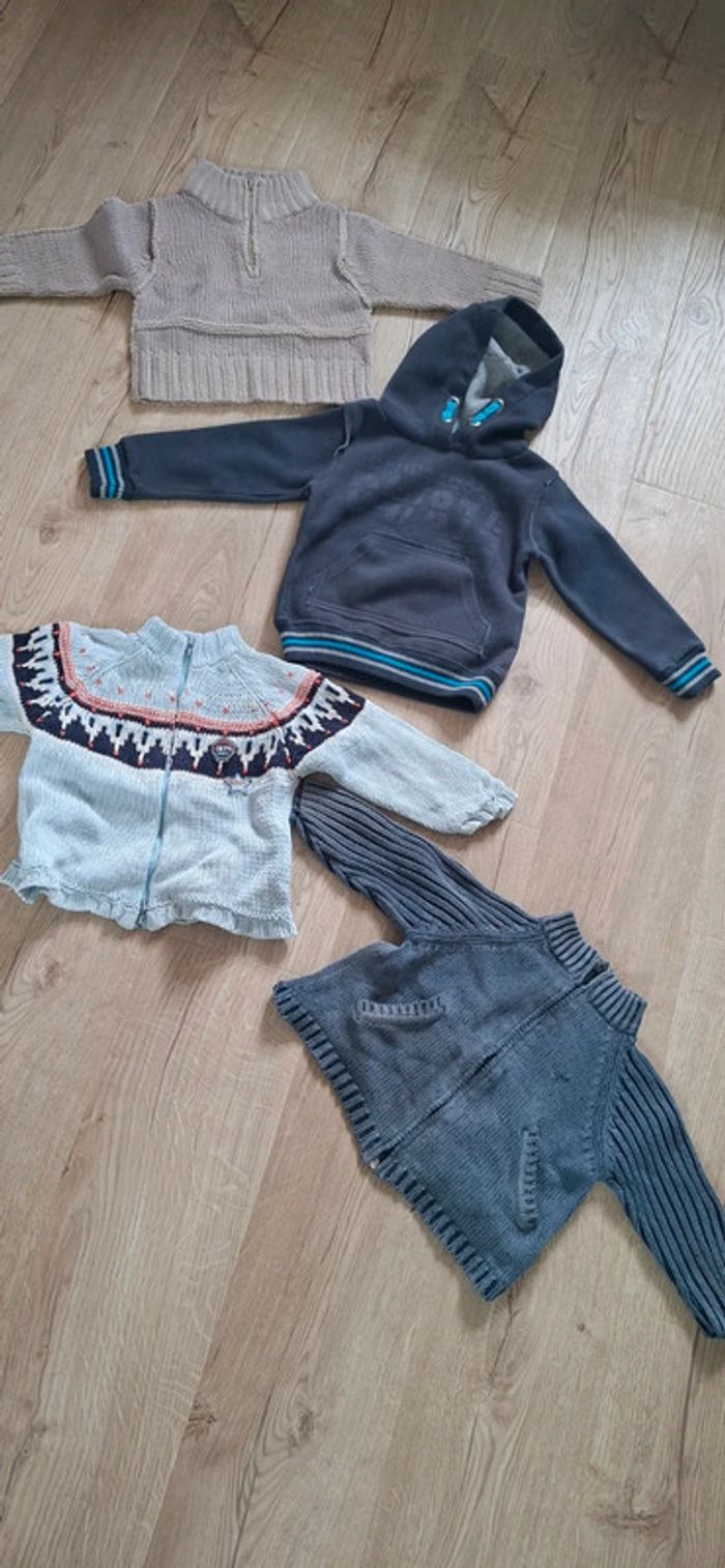 Lot 4 haut multimarques 2ans