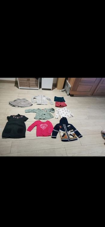 Lot de 9 articles taille 4 ans hiver