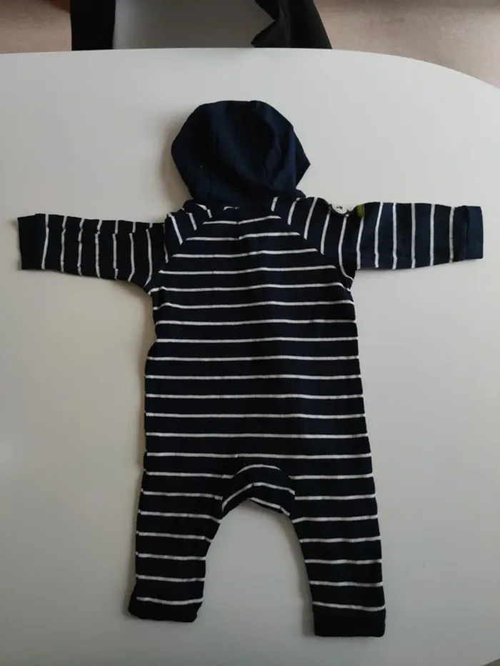 Combinaison 9 mois - photo numéro 2