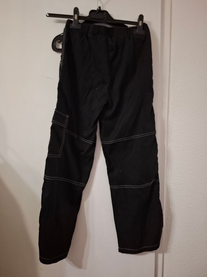 Pontalon cargo taille 10 ans en tres bon etat - photo numéro 3
