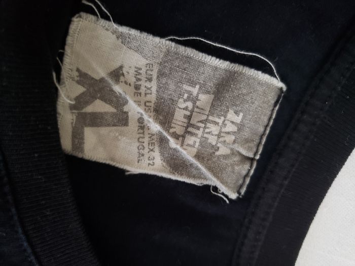 T-shirt noir manches courtes - photo numéro 2