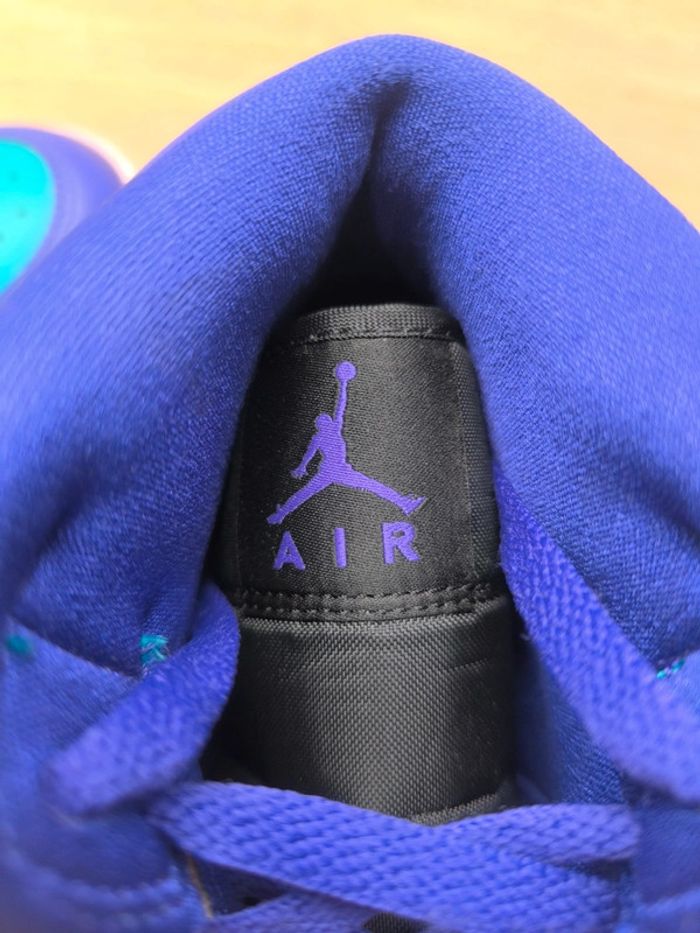 Baskets Jordan one mid black grappe pointure 38.5 comme neuves - photo numéro 8