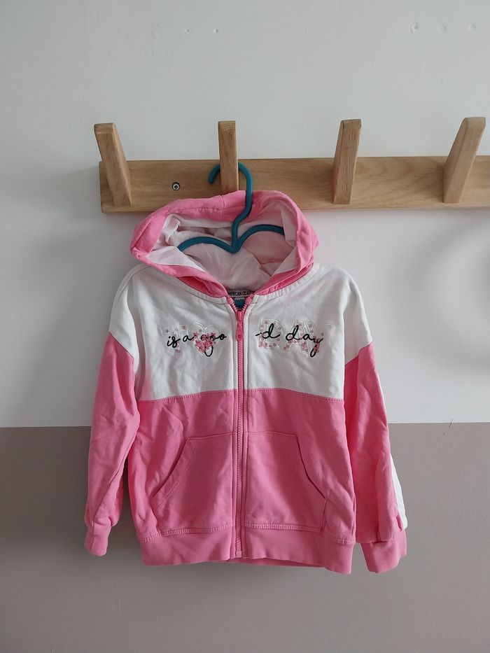 Veste avec capuche 3 ans