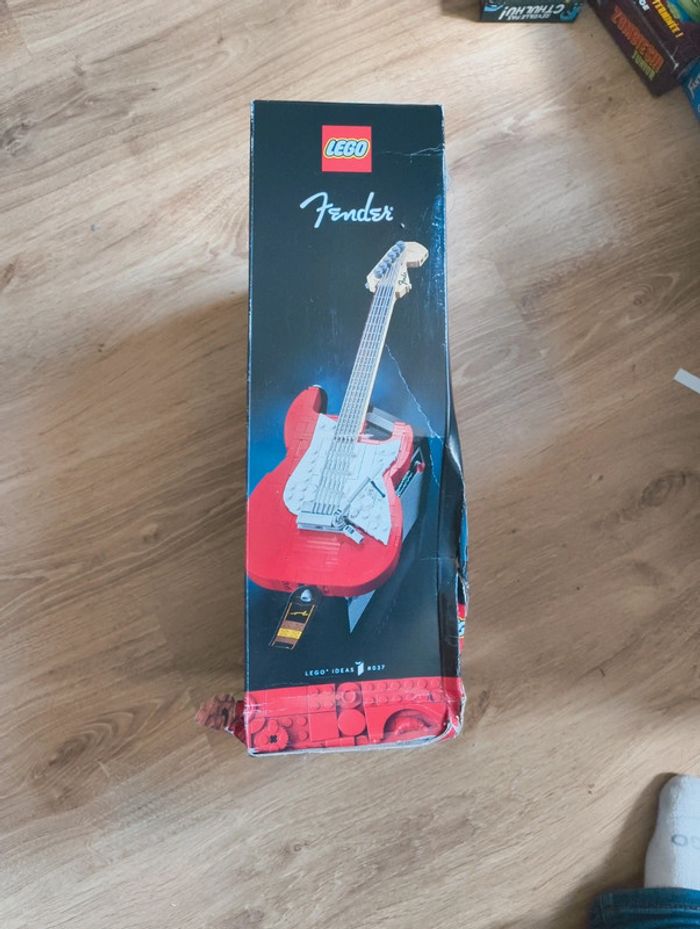 Lego 21329 - Fender stratocaster - photo numéro 2