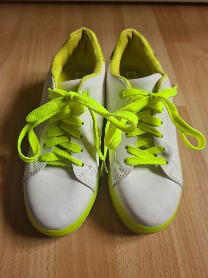 Baskets blanches / Pointure 35