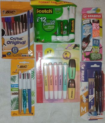 6 fournitures scolaires neuves