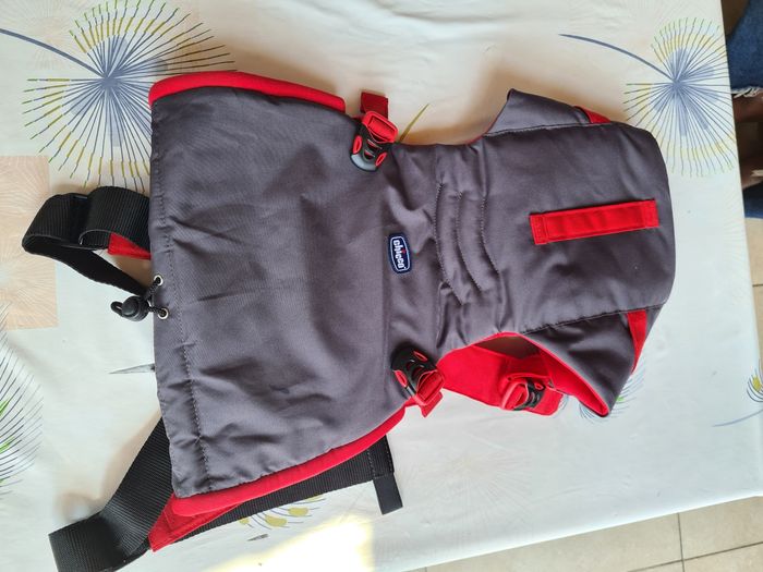 A vendre lots chaise haute, kangourou, couffin - photo numéro 5