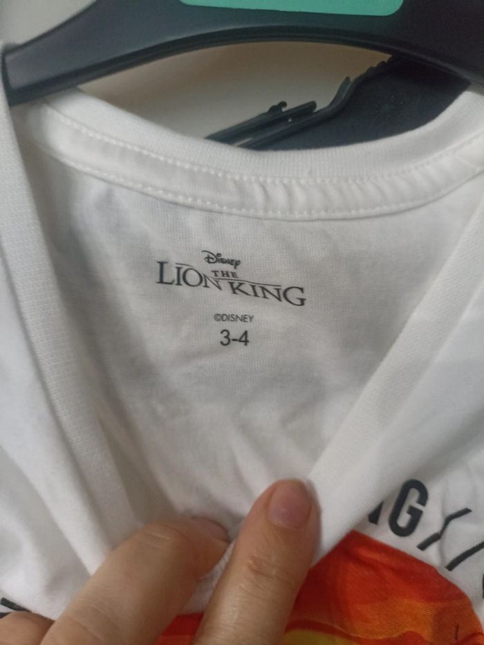 T-shirt débardeur Roi Lion taille 3,4 ans - photo numéro 2