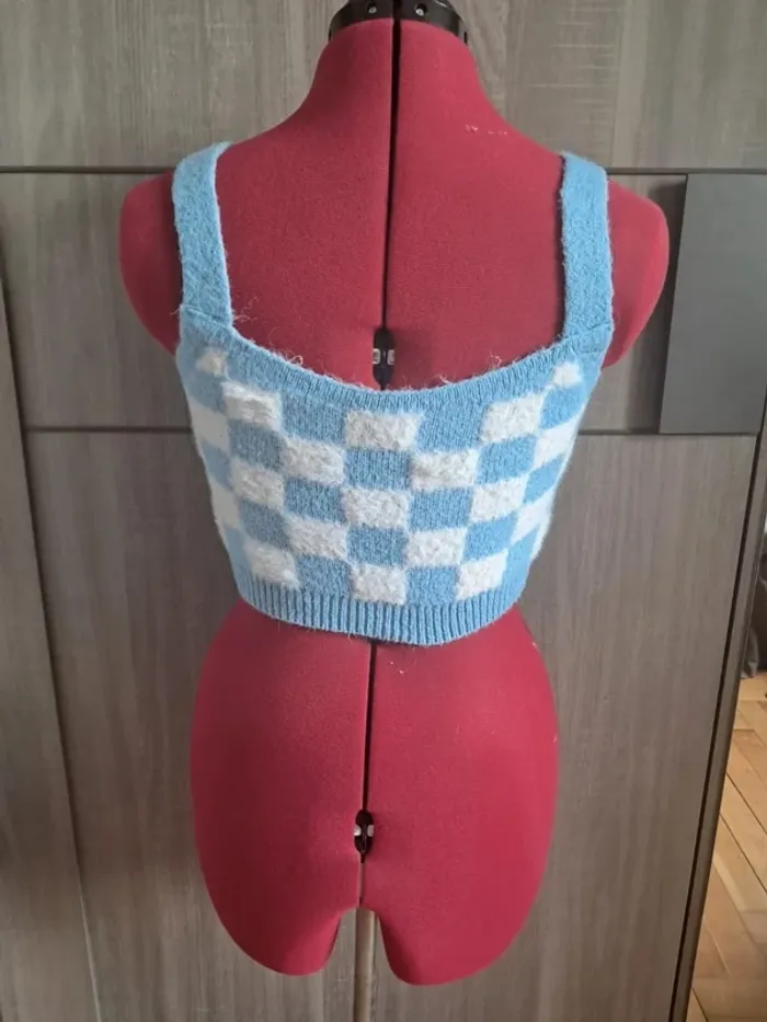 Pull crop top a carreaux - photo numéro 2