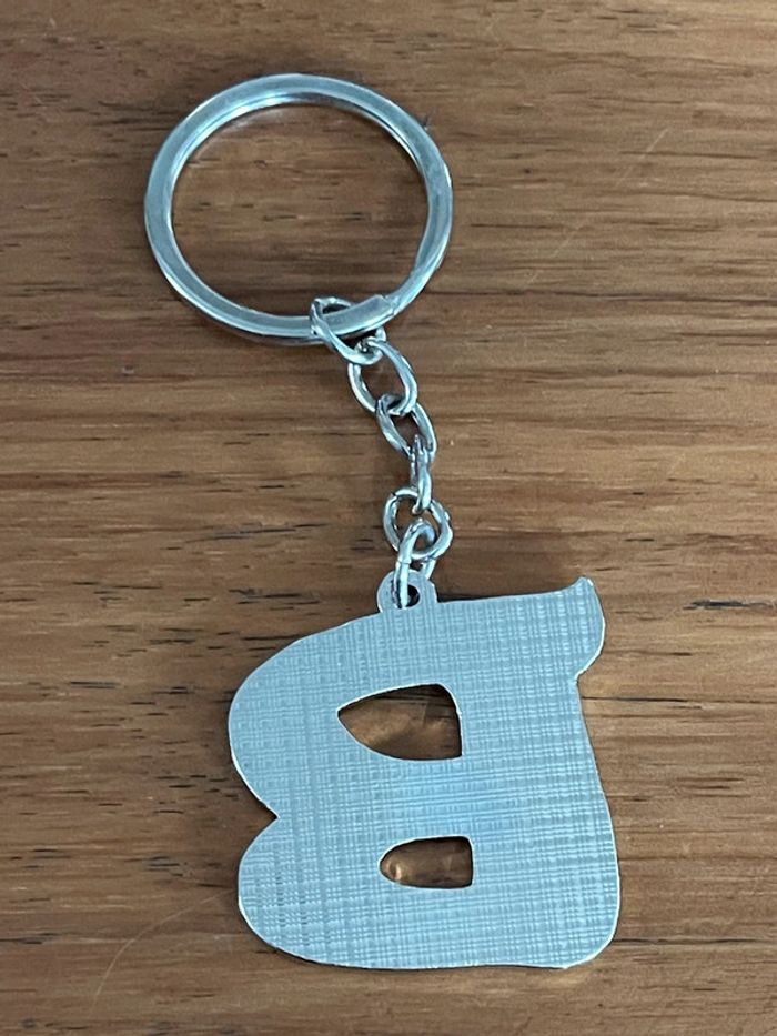 Porte clé B anglais - photo numéro 2