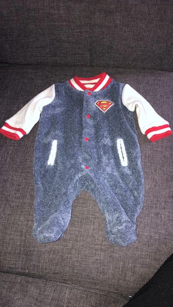 Pyjama et bavoir superman