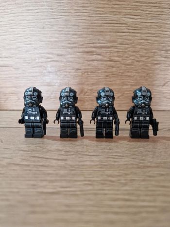 Figurines type lego 4 pilotes Tie fighter stormtroopers star wars