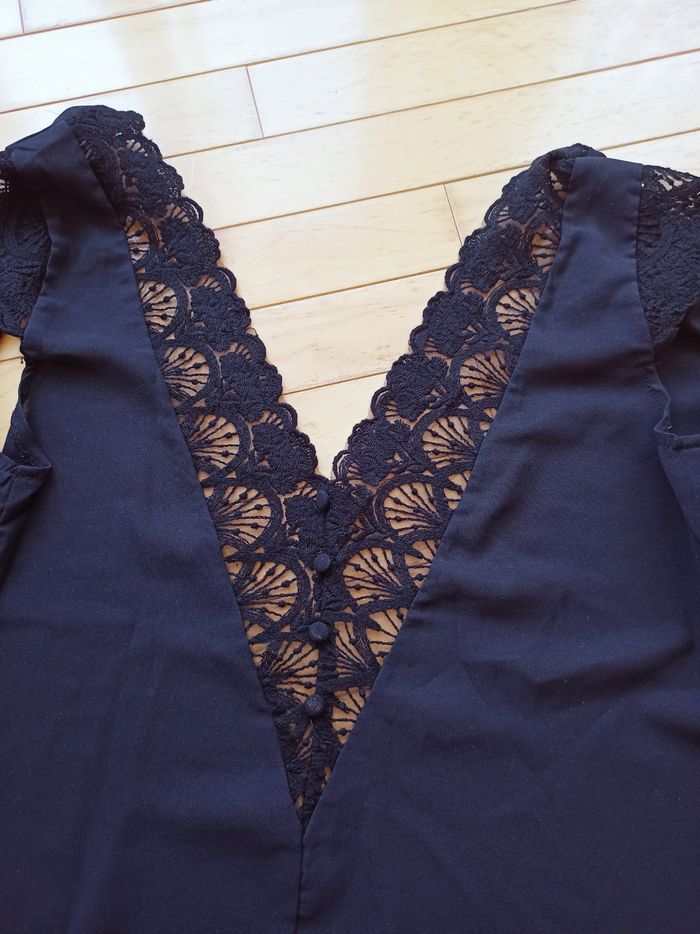Blouse noire dos en V dentelle - photo numéro 5
