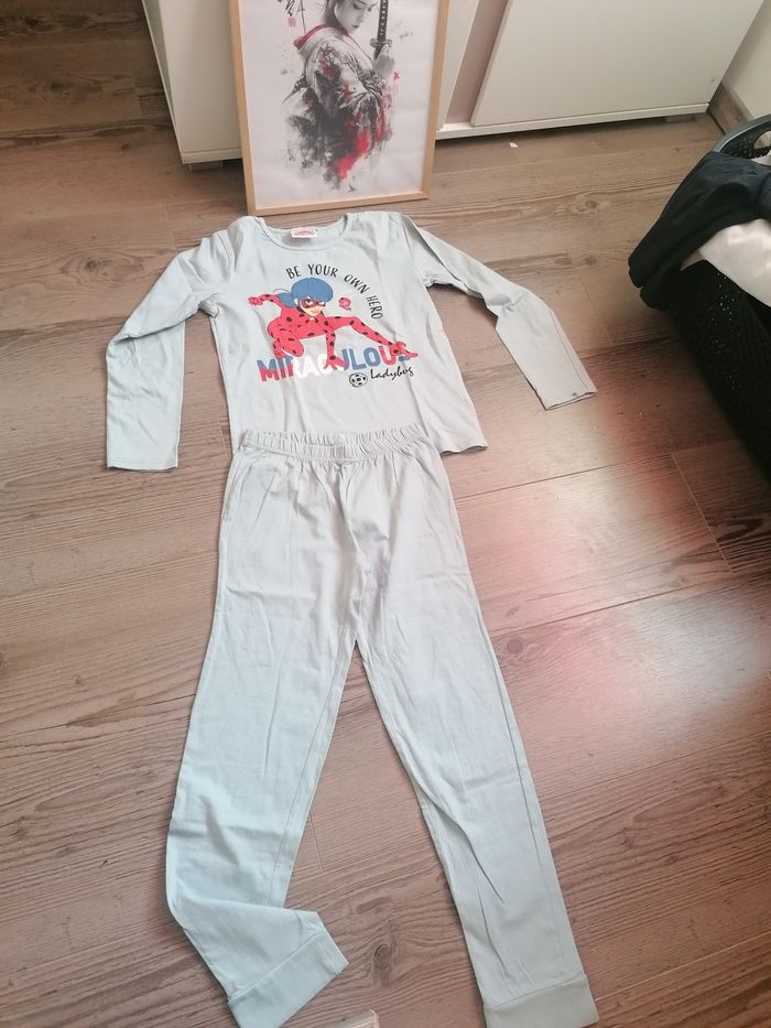 Pyjama miraculous taille 10ans fille