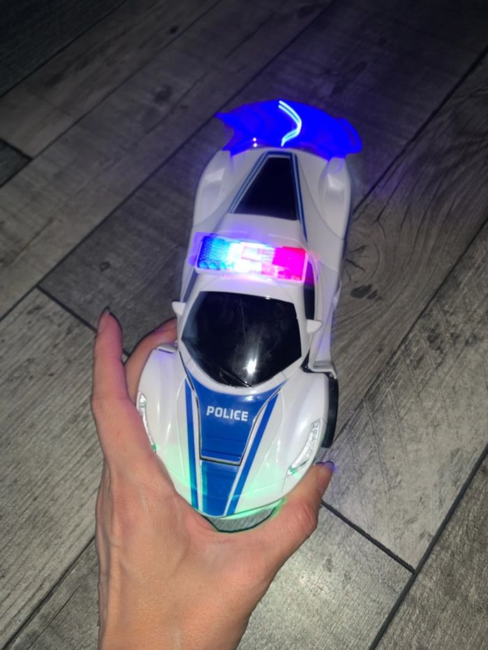 Voiture transforme en robot - photo numéro 5