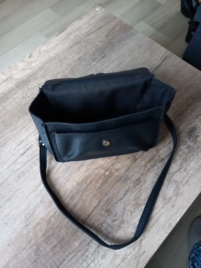 Sac noir - photo numéro 2