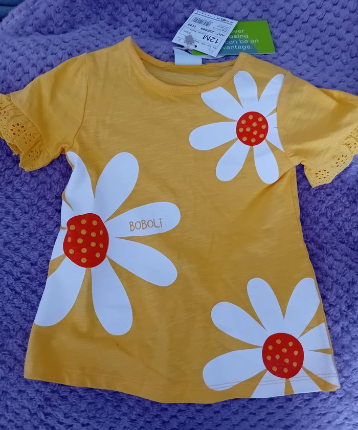 Tee shirt jaune 12 mois  neuf boboli