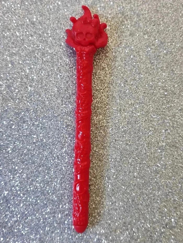 44/ accessoire Monster High rouge