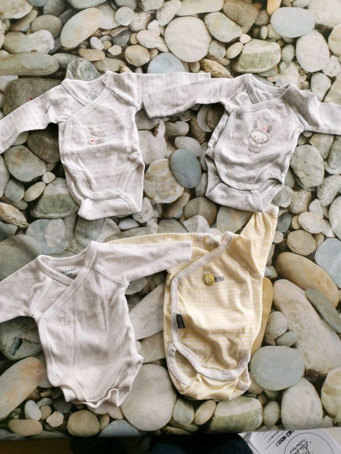 Lot 4 bodies mixtes naissance t. 50