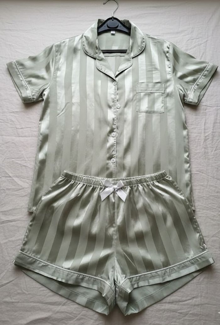 Pyjama Satin Vert Menthe Rayé - Style Loungewear (Taille L, convient M - photo numéro 2