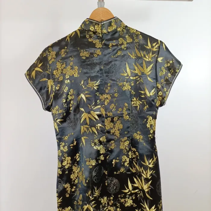 Robe chinoise noire dorée satinée col mao broderies florales taille M fendue A1349 - photo numéro 11