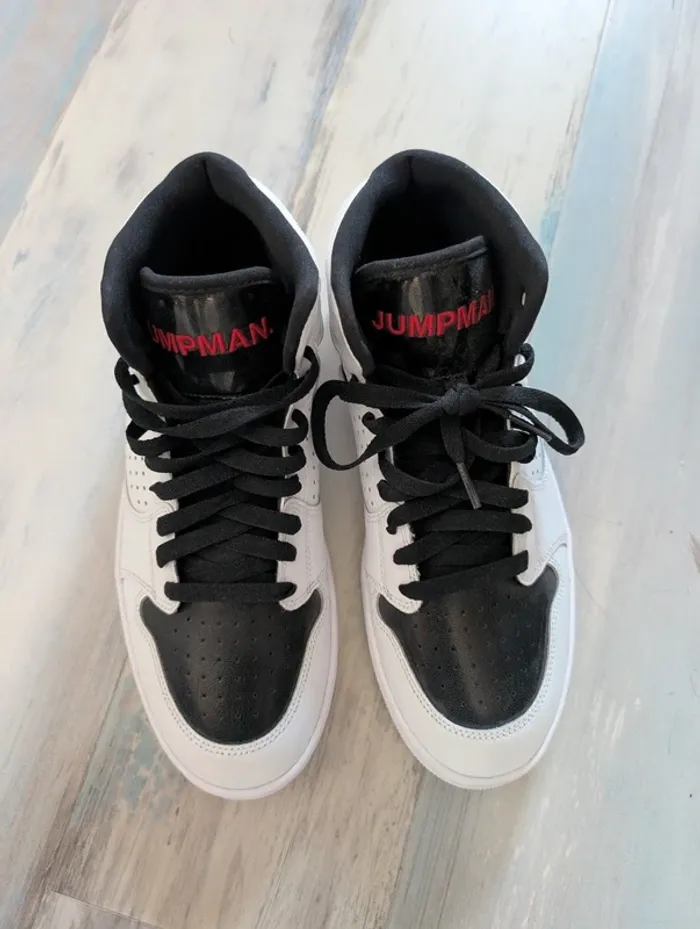Sneakers Jordan Access neuf taille 42.5 - photo numéro 2
