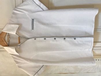 Chemisier manches courtes à la coupe classique