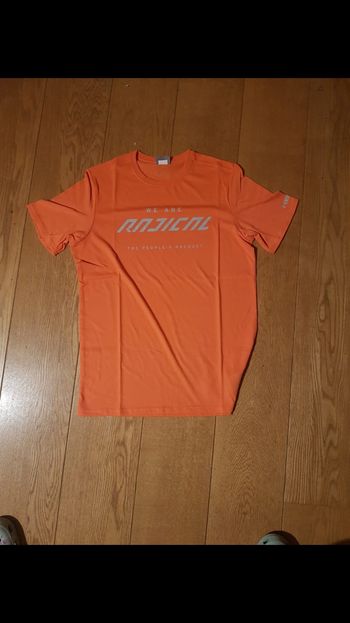 T-shirt head
