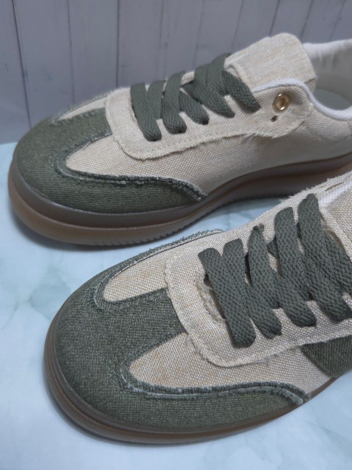 Baskets en toile Kaki et Beige - Style Rétro - Neuves - Taille 38 - photo numéro 4