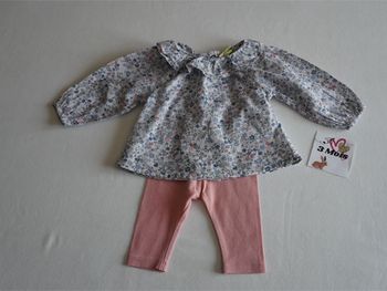 Ensemble 3 mois : Legging rose Kiabi + Blouse fleurie Tape à l'oeil