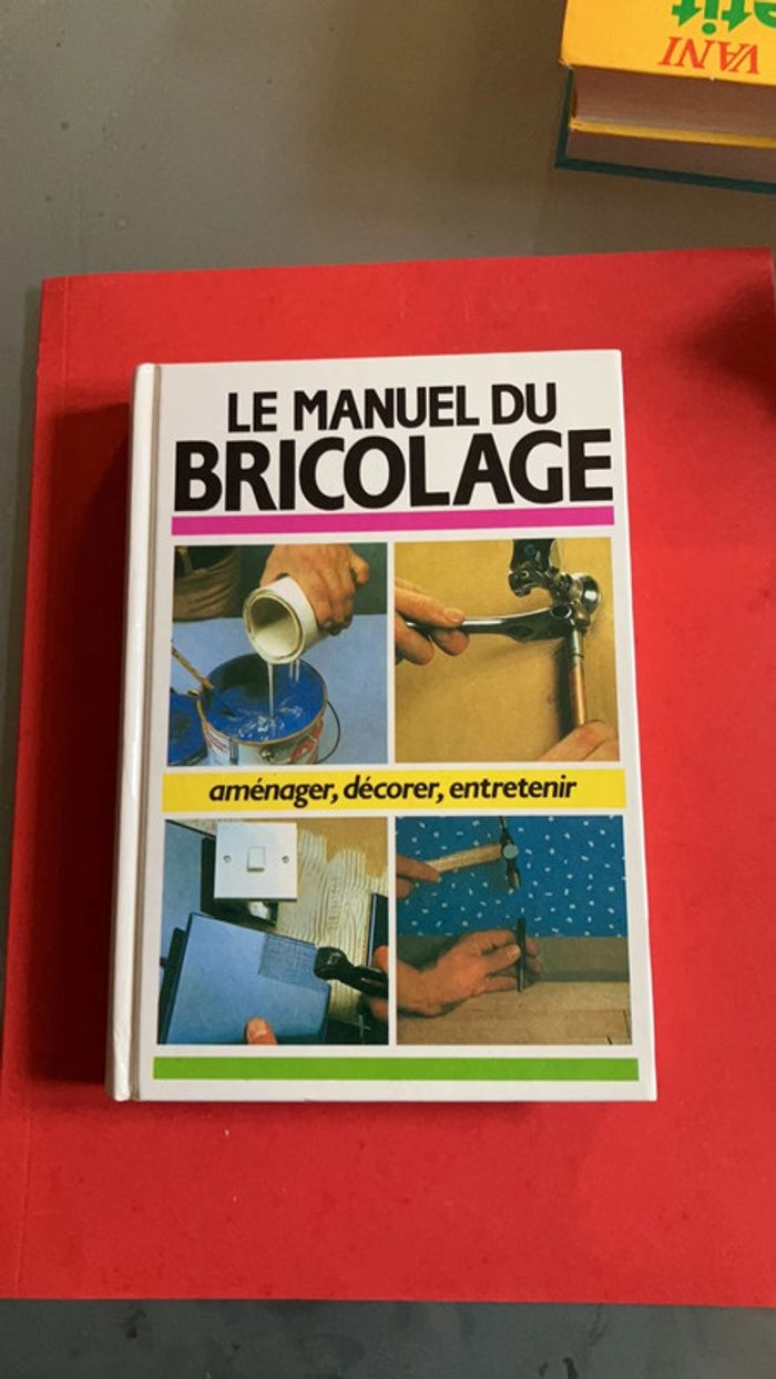 Livre. Le Manuel du Bricolage.