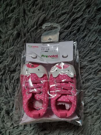 Chaussure fuchsia à pois blanc pointure 17-18