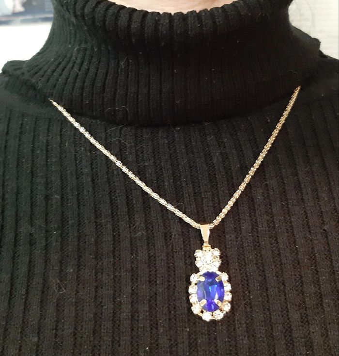 Très jolie parure dorée vintage en strass et pierre bleue - photo numéro 13