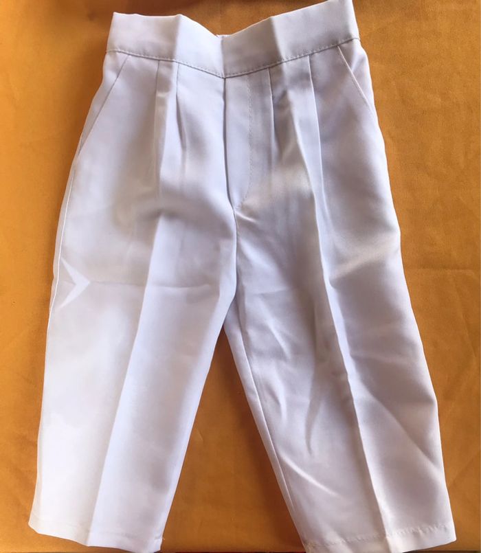 Costume blanc 12 mois + 2 chemises offerte - photo numéro 2