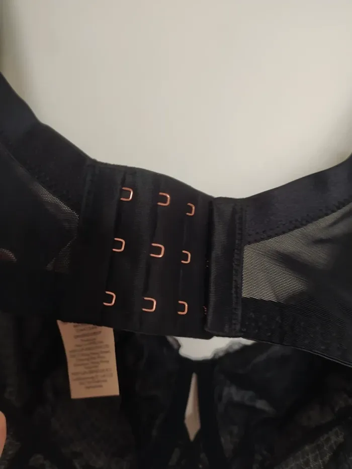 Soutien-gorge à armatures marque Dorina taille 105H neuf - photo numéro 4