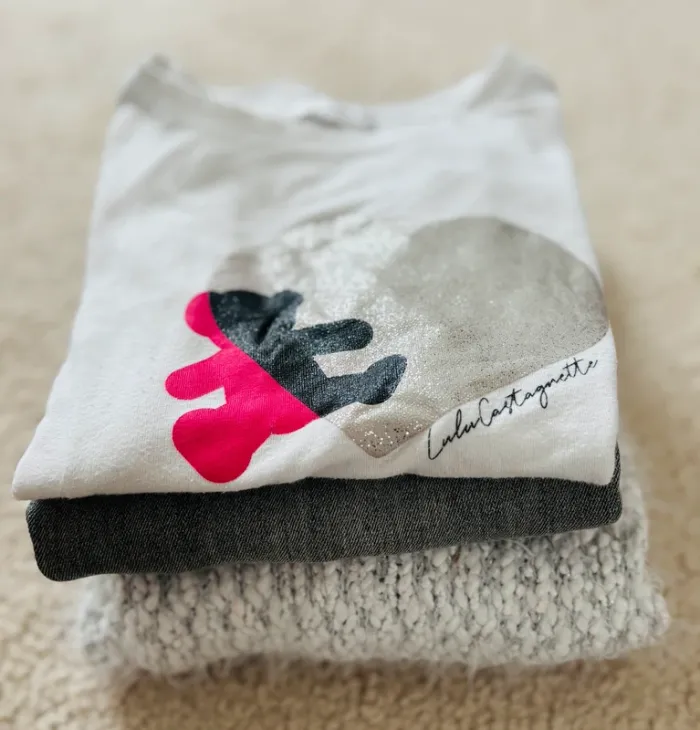 Ensemble rentrée fille 6 ans – Jean gris, gilet poilu, t-shirt Lulu Castagnette - photo numéro 3
