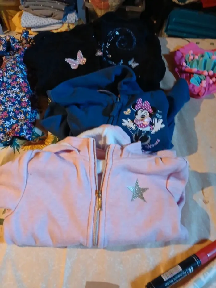 Lot vêtements  fille 4ans - photo numéro 8