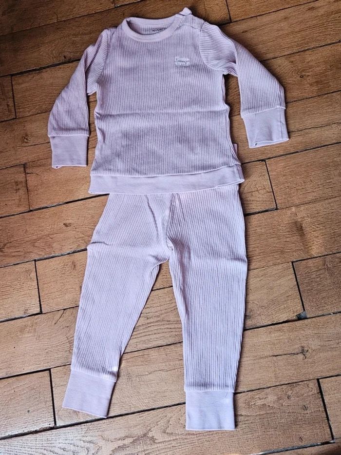 Pyjama double taille 18 / 24 mois