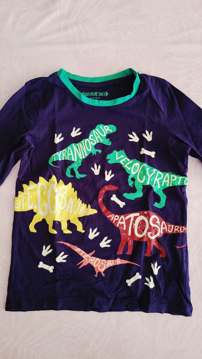 Pyjama dinosaures phosphorescent à manches longues en taille 7-8 ans. - photo numéro 4