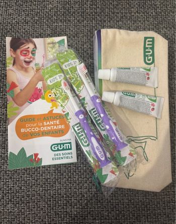 Trousse dentaire enfants brosse à dent dentifrice