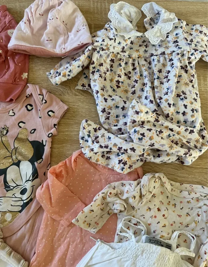 Lot de vêtements bébés filles 1 mois - photo numéro 3