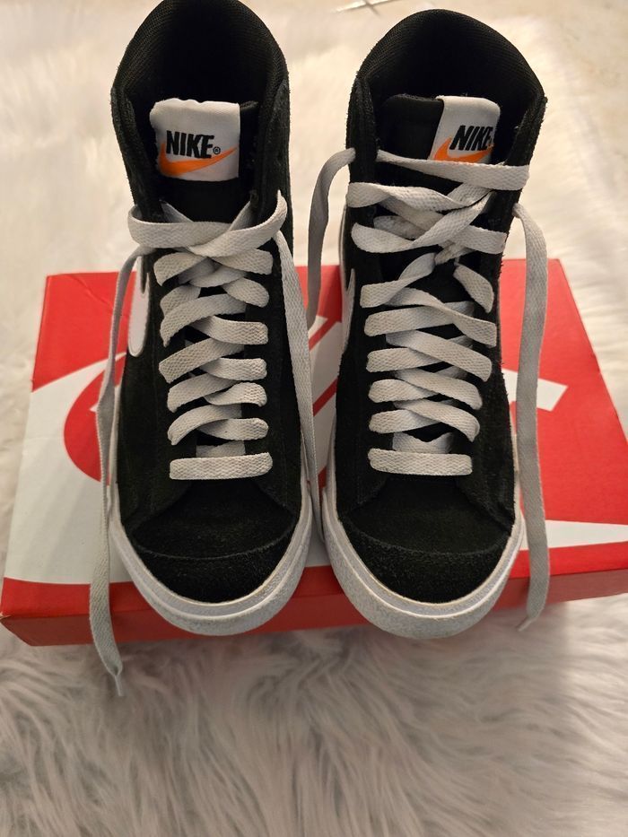 🥰🤩SUPERBES Baskets mixtes NIKE blazer mid, pointure 35.5  (mises 2 fois)🤩😍 - photo numéro 5