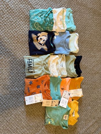 Lot 17 t-shirt manche courte taille 3 mois