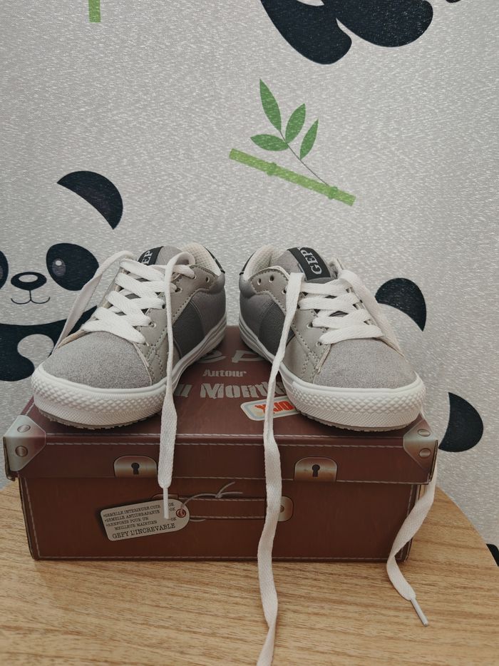 Chaussure garçon neuve pointure 26 - photo numéro 2
