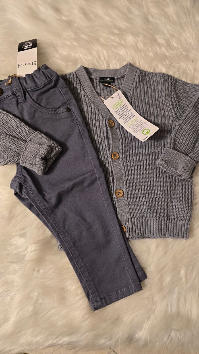 Neufs (non portés)🏷🏷 💙🤩😍ensemble gilet et jeans slim 18mois Garçon 😍🤩💙
