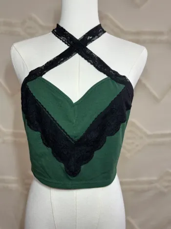 Top court vert sapin à dentelle noire – effet lingerie croisé cou – Romwe M/38