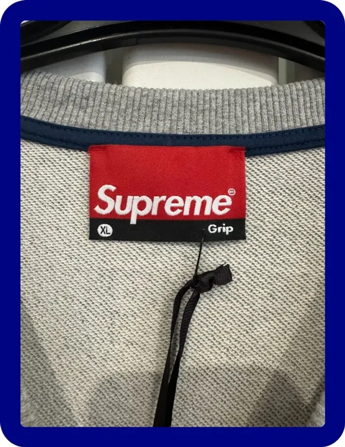 Pull / Sweat Supreme Taille XL - photo numéro 3