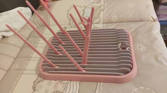 Égouttoir à biberon pliable rose